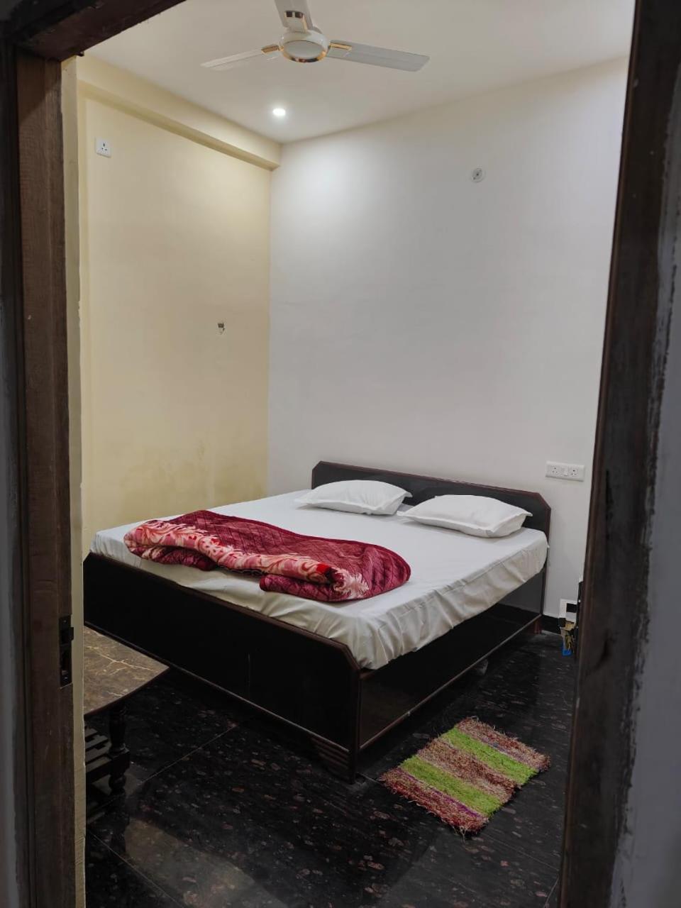 Sky Inn Paying Guest House Varanasi Exterior photo