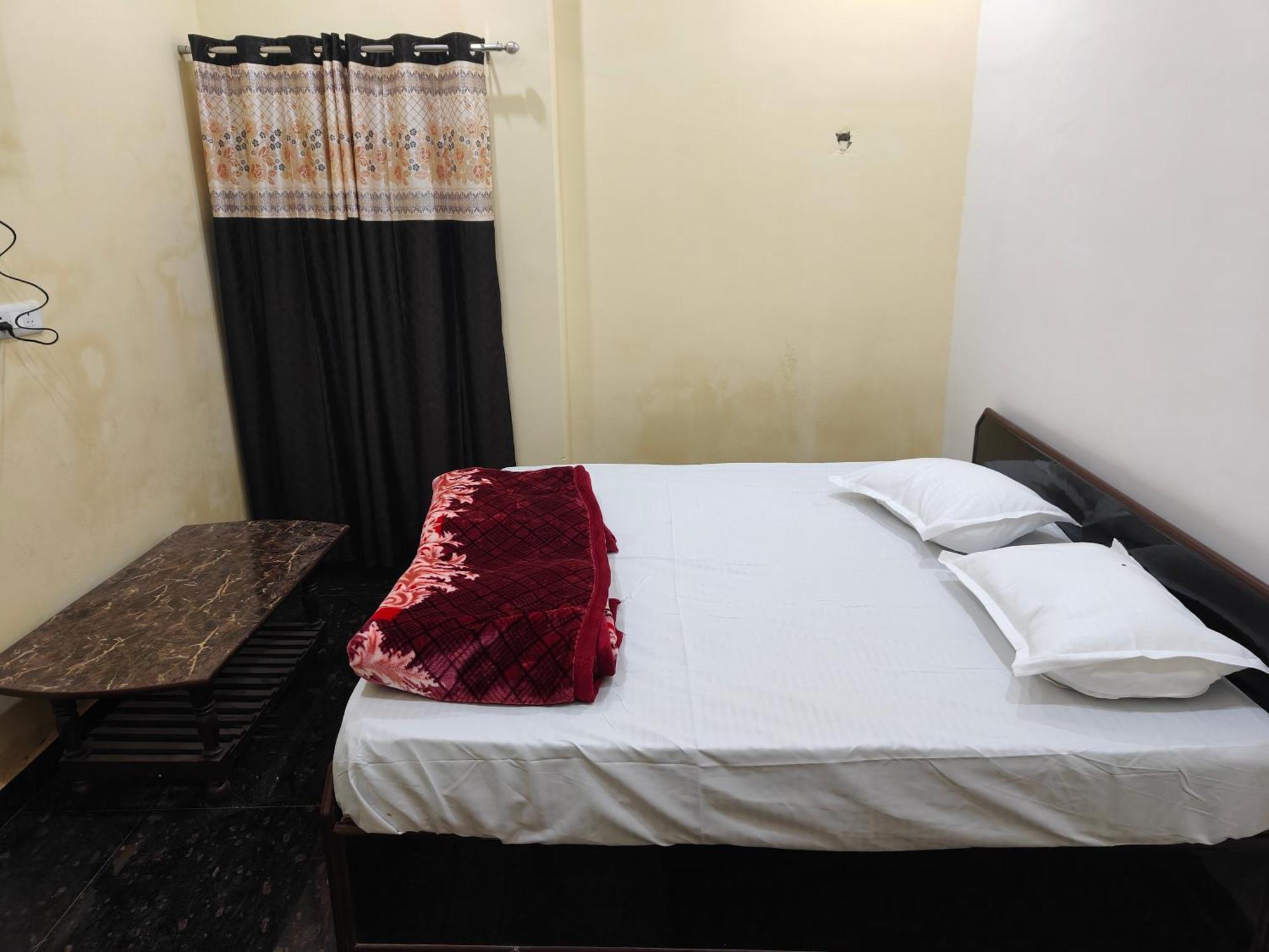Sky Inn Paying Guest House Varanasi Exterior photo