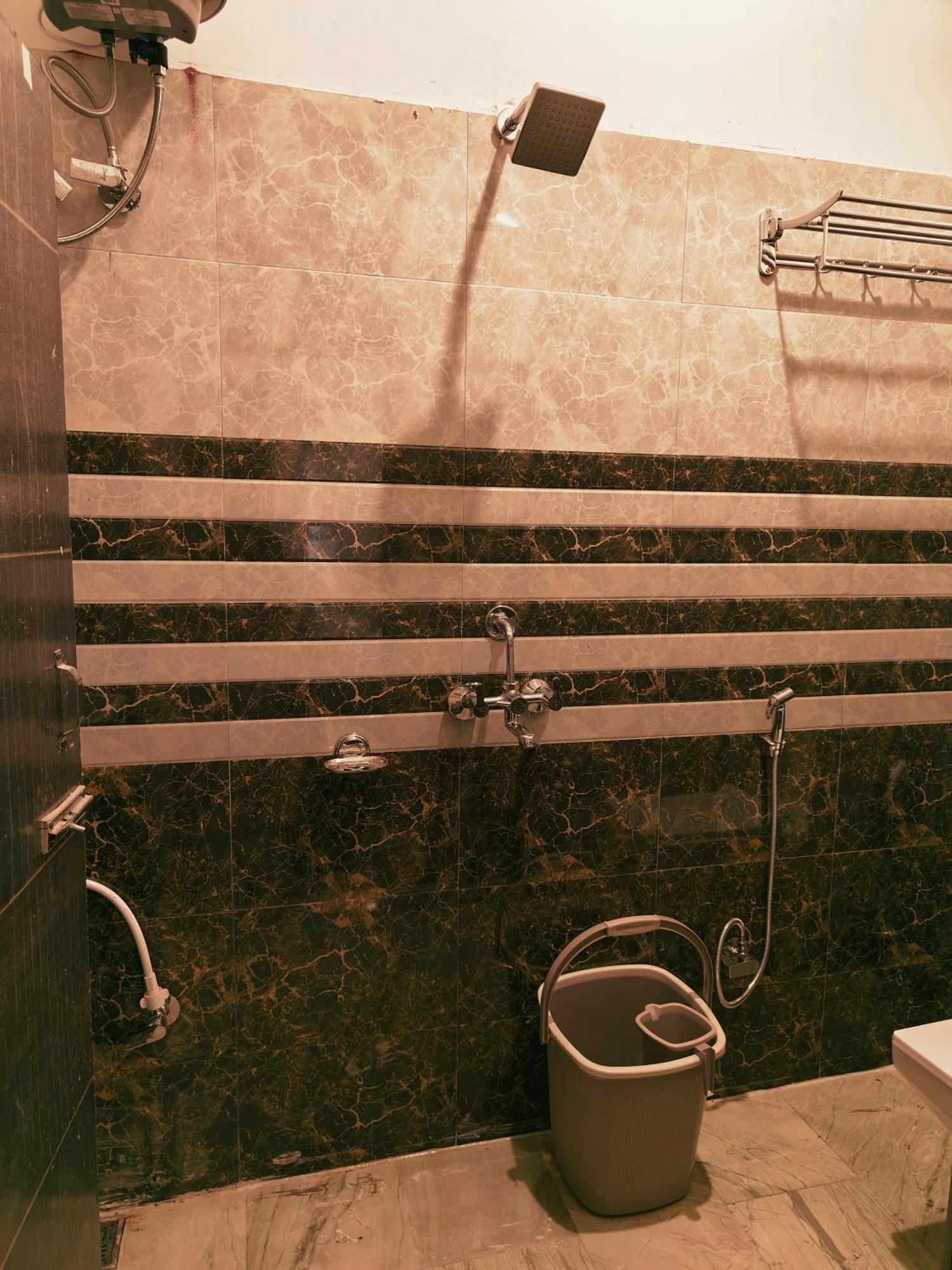 Sky Inn Paying Guest House Varanasi Exterior photo